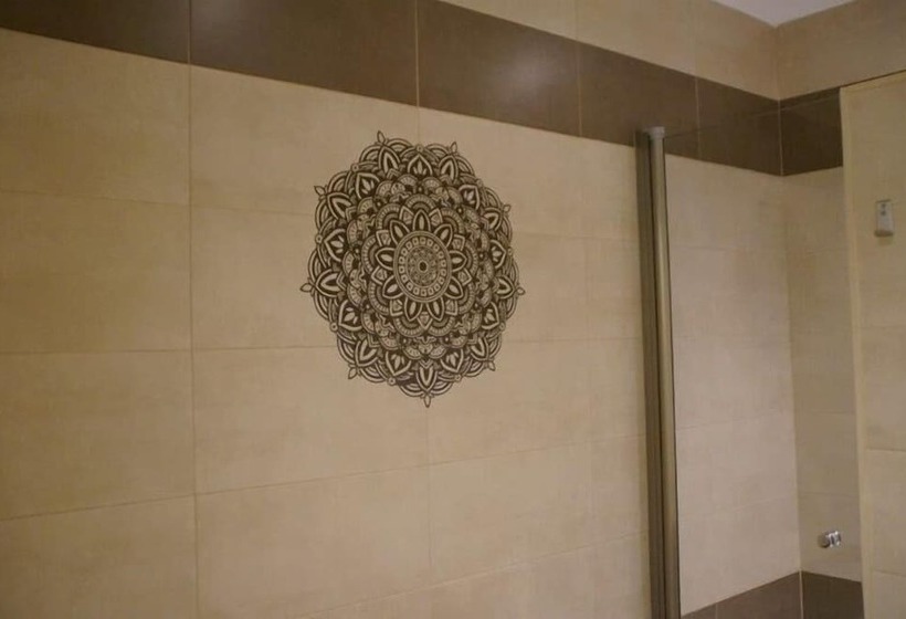 غرفة قياسية, El Duende Del Tejar