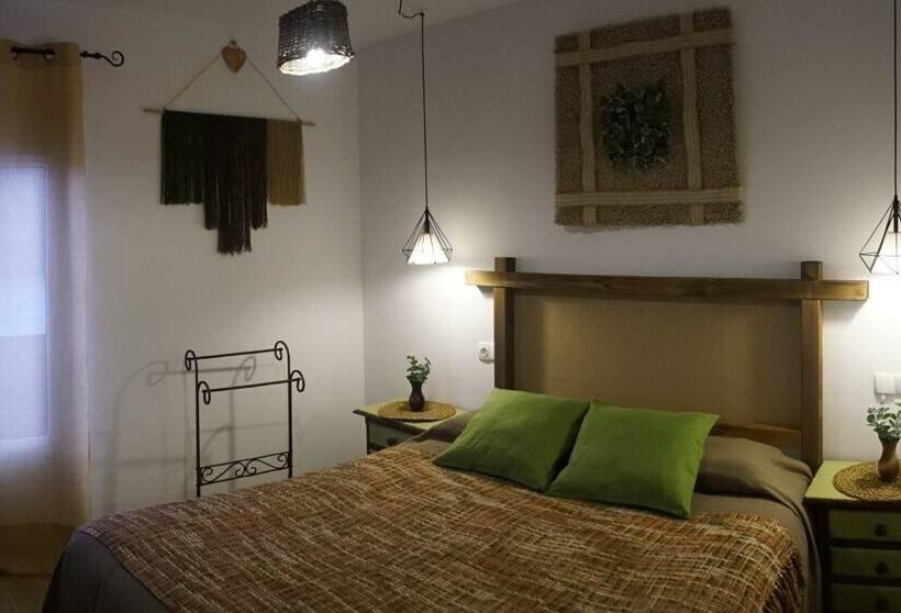 جناح جونيور مزوَّد بتراس, El Duende Del Tejar