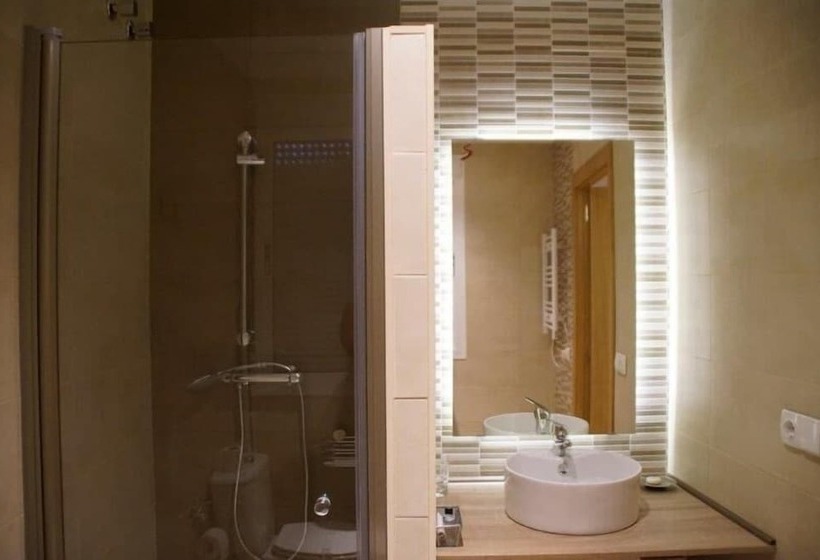 غرفة قياسية, El Duende Del Tejar