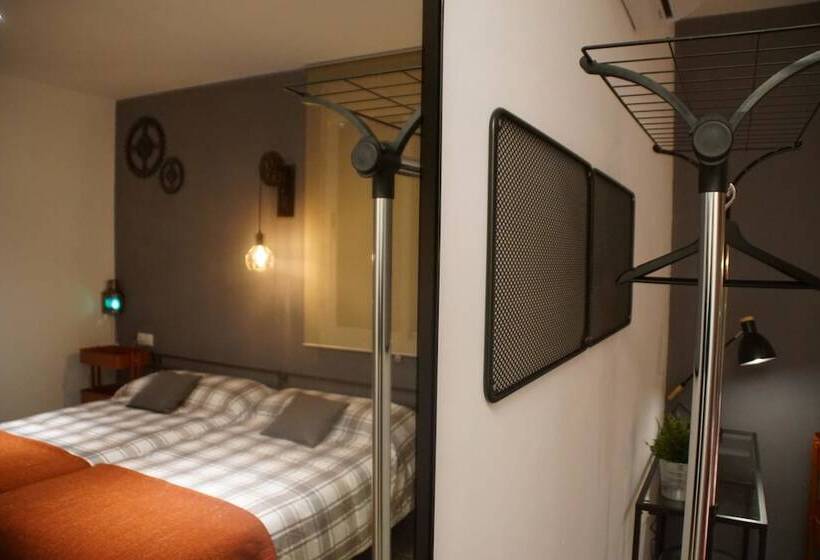 غرفة قياسية, El Duende Del Tejar