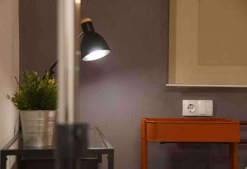 غرفة قياسية, El Duende Del Tejar