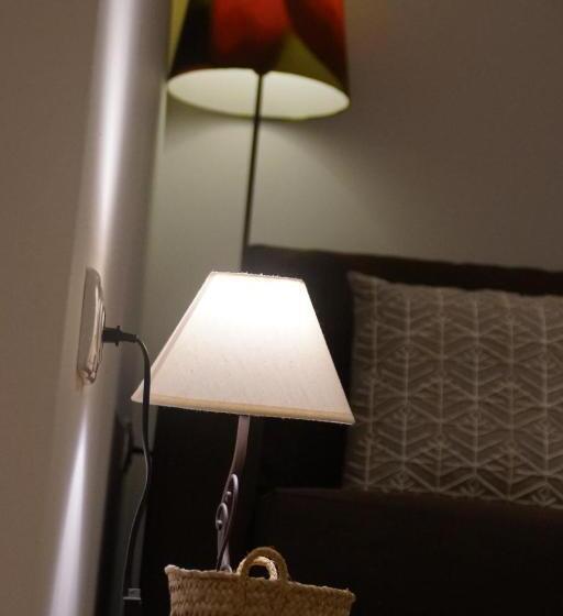 جناح جونيور مزوَّد بتراس, El Duende Del Tejar