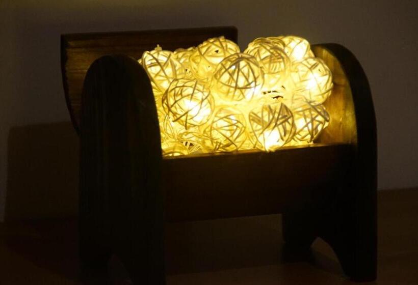 جناح جونيور مزوَّد بتراس, El Duende Del Tejar