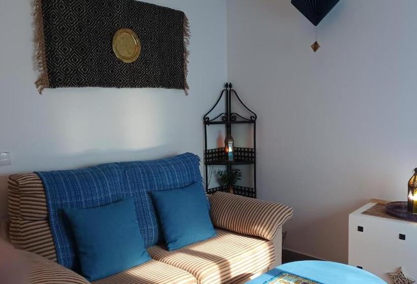 جناح جونيور مزوَّد بشرفة, El Duende Del Tejar