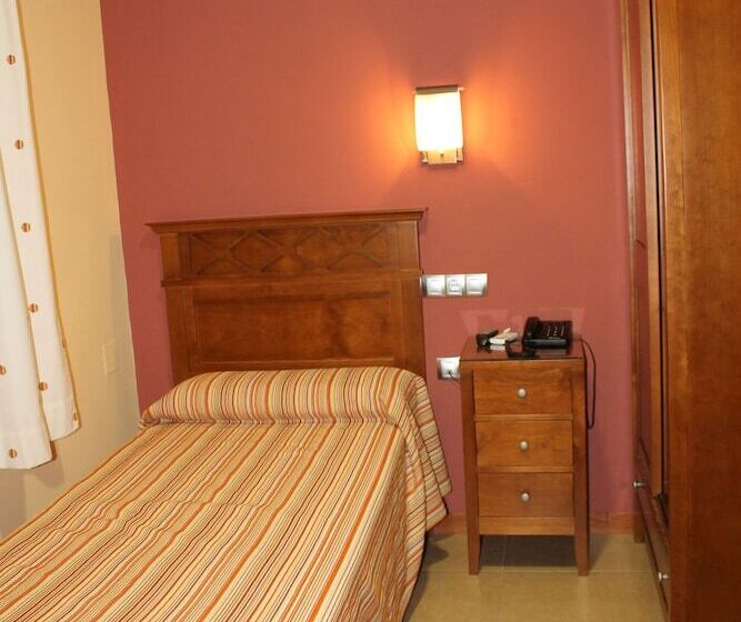 标准单人间, Pensión Restaurante Casablanca