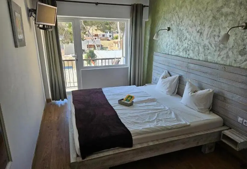 Camera Standard, Seven Hostal