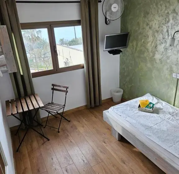 Camera Standard Individuale, Seven Hostal