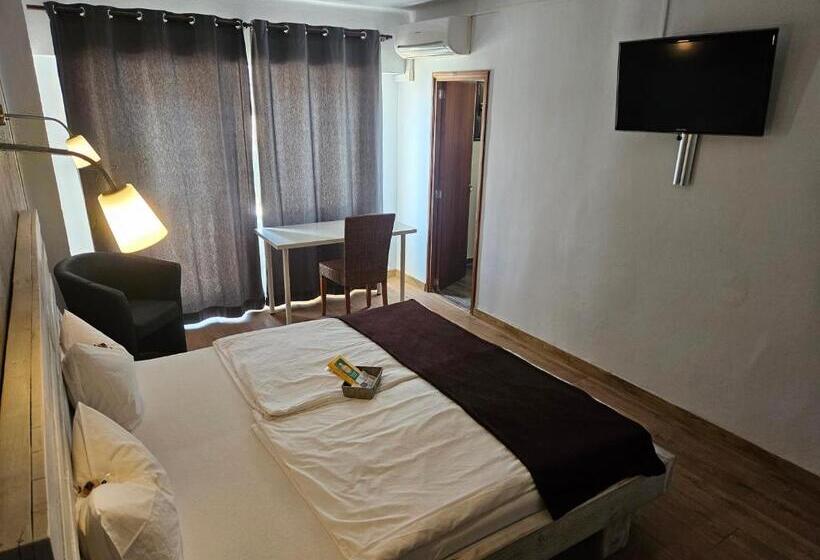 Номер Deluxe Вид на Море Боковой, Seven Hostal