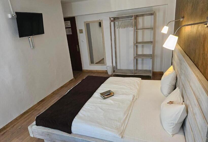 Номер Deluxe Вид на Море Боковой, Seven Hostal