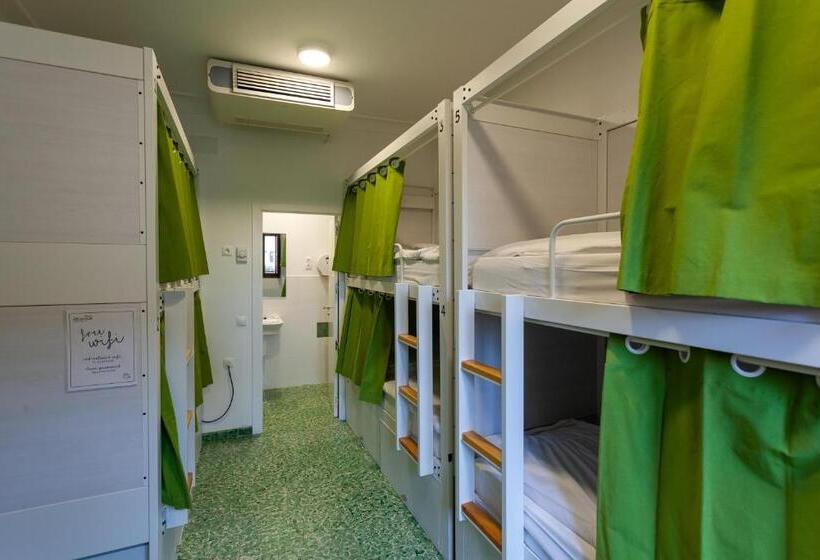 ルームシェアのワンベッド, El Albergue De Sigüenza