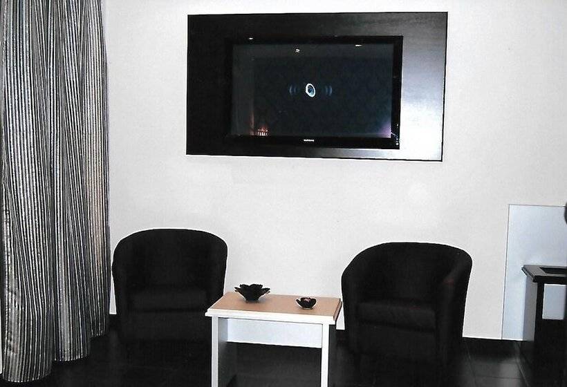 غرفة قياسية فردية, Fuente De La Magdalena