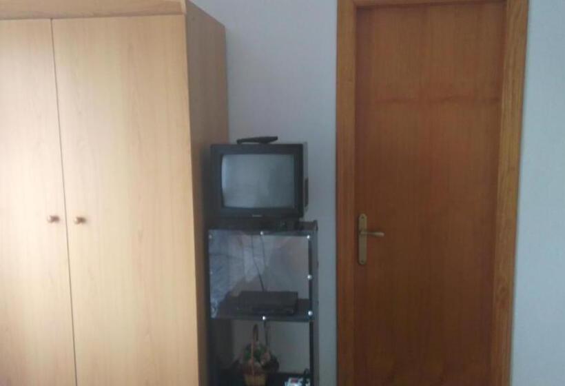 스탠다드 트리플 룸, Pensión  Mari Loli   Oficial