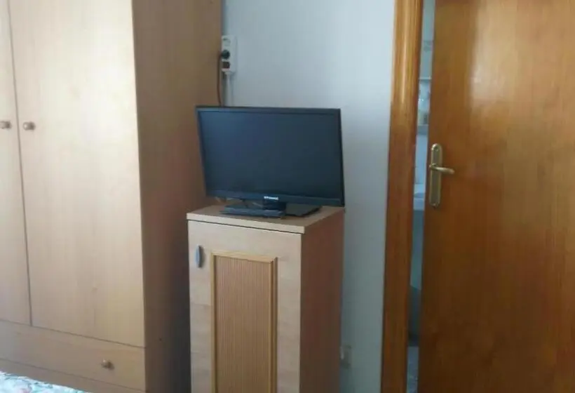 Standard Yhden Hengen Huone, Pensión  Mari Loli   Oficial