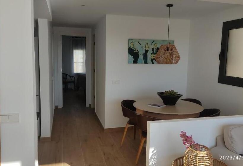 带1个卧室的顶楼公寓, Hostal Sa Malica