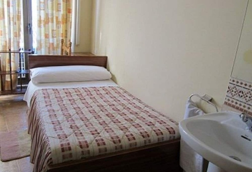 اتاق استاندارد یک تخته با سرویس بهداشتی مشترک, Pensión Mollo
