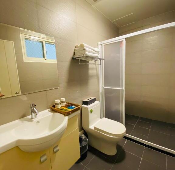 اتاق سوپریور, 薇琪小屋