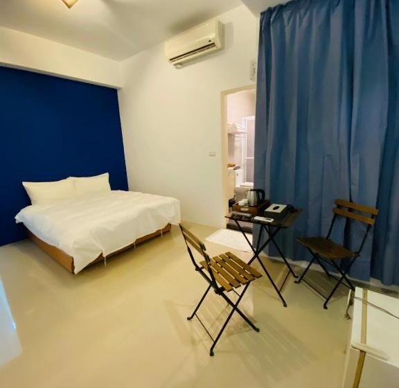 اتاق سوپریور, 薇琪小屋