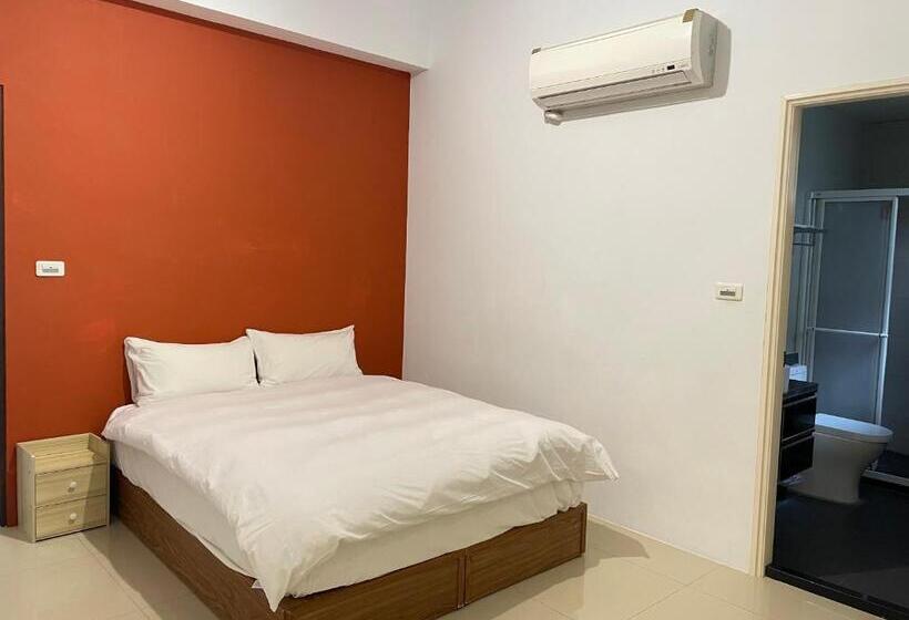 اتاق سوپریور, 薇琪小屋