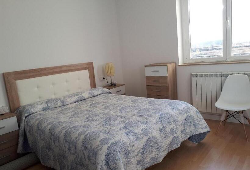 标准三人间, Casa Miguel & Sally