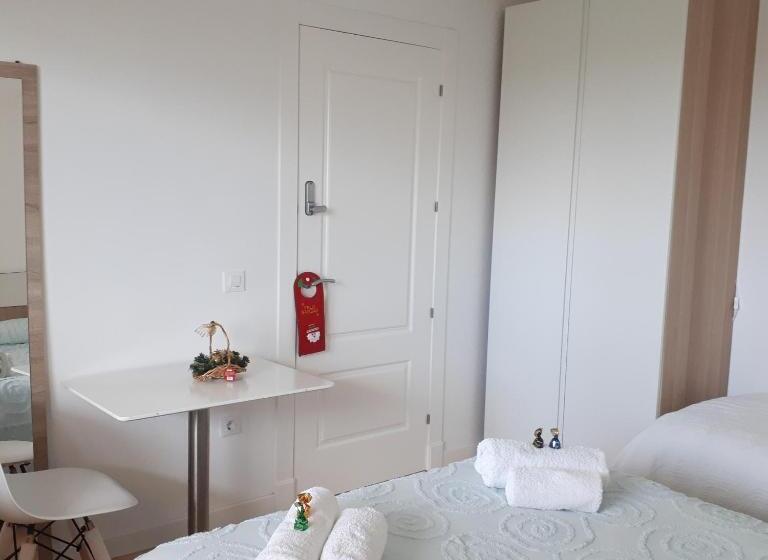 标准三人间, Casa Miguel & Sally