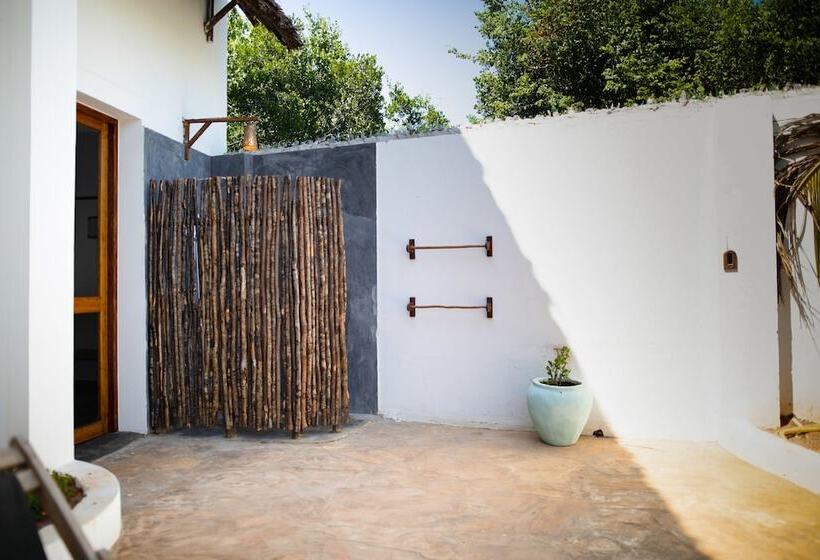 コンフォーとスイートルーム, Maisha Nungwi