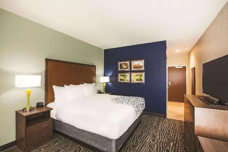 キングサイズベッドのスタンダードルーム, La Quinta By Wyndham Wichita Northeast