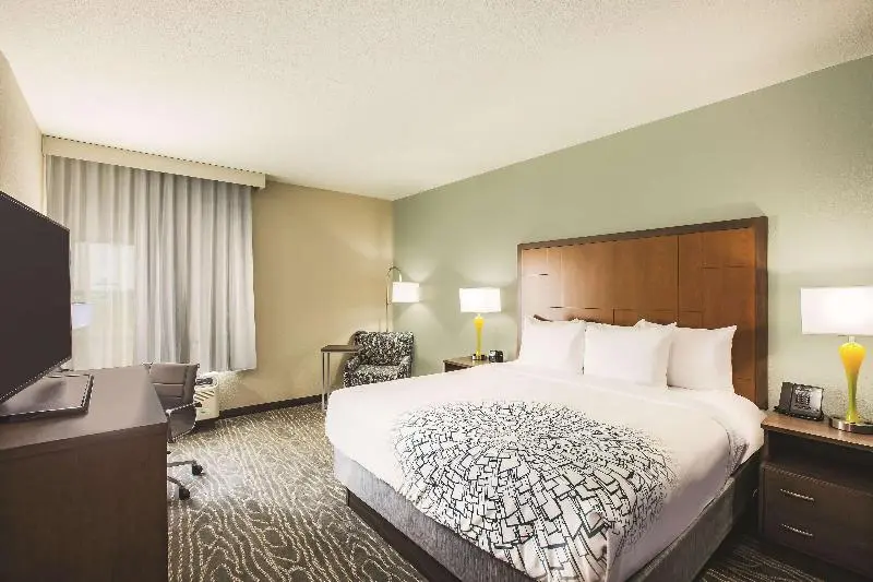キングサイズベッドのスタンダードルーム, La Quinta By Wyndham Wichita Northeast