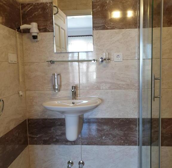 חדר סטנדרט, Midas Pension