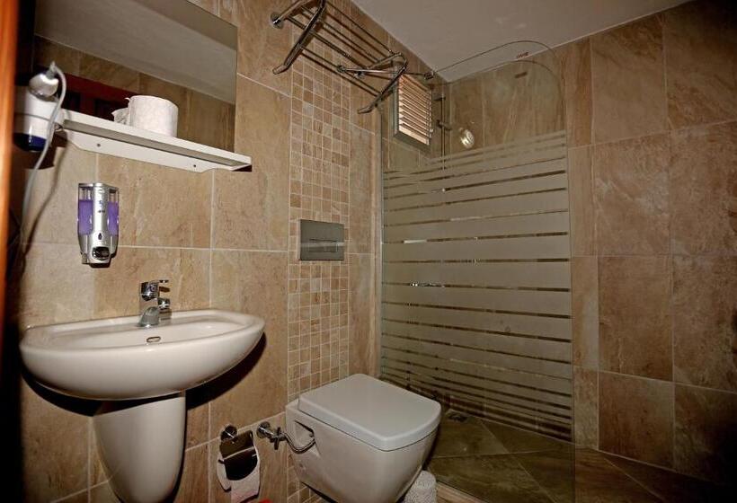 חדר סטנדרט, Midas Pension