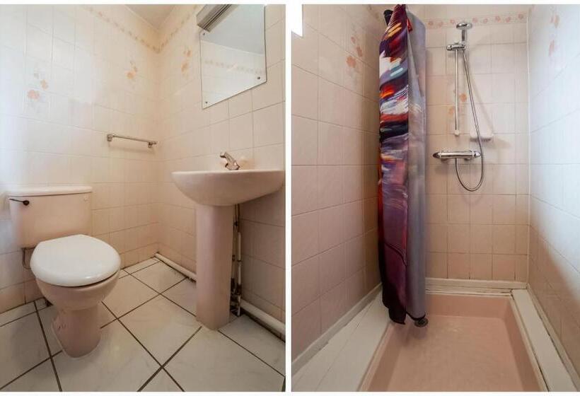 标准单人间共用浴室, OYO The Royal