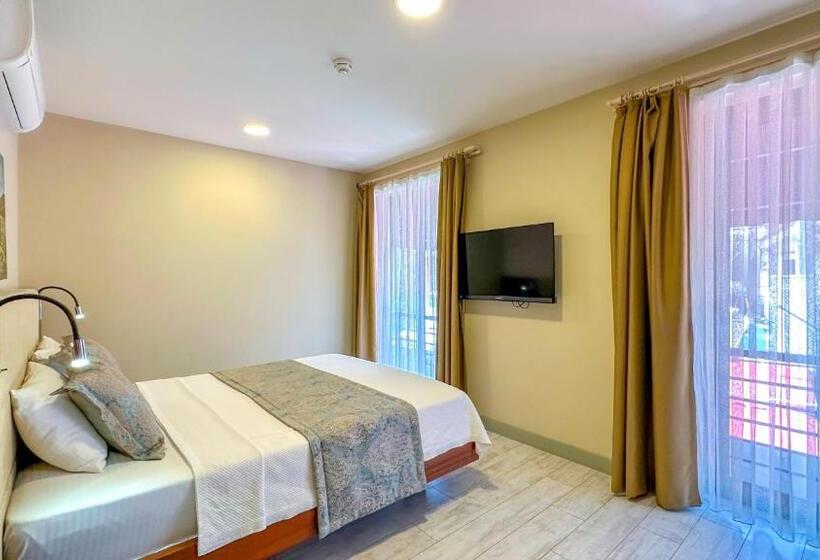 Семейный Номер, Gocek Centre