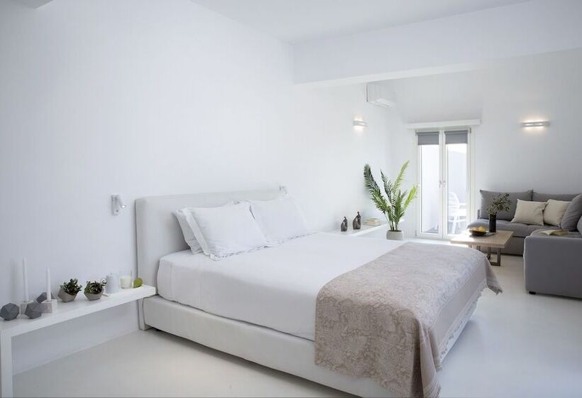 Studio Executive, Pasithea Suites