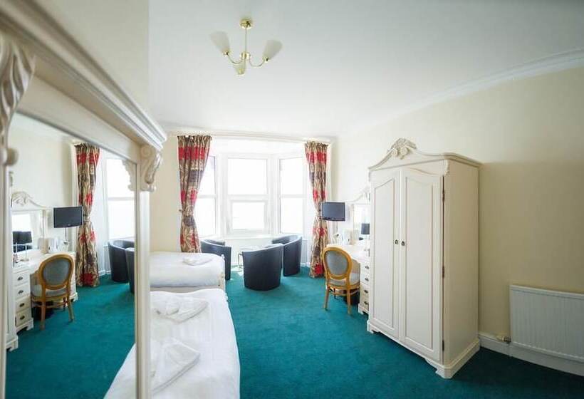 غرفة قياسية, Queensbridge