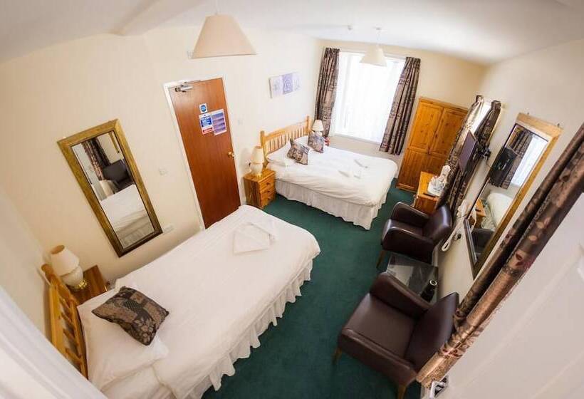 غرفة عائلية, Queensbridge