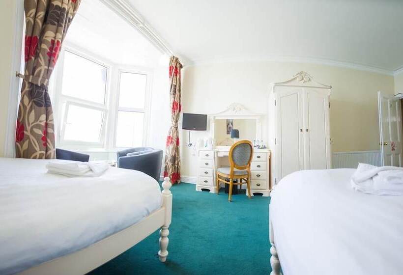 غرفة عائلية, Queensbridge