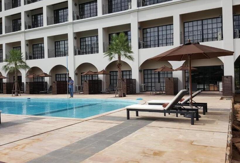 스탠다드 룸 풀장 전망, Le Monte Khao Yai