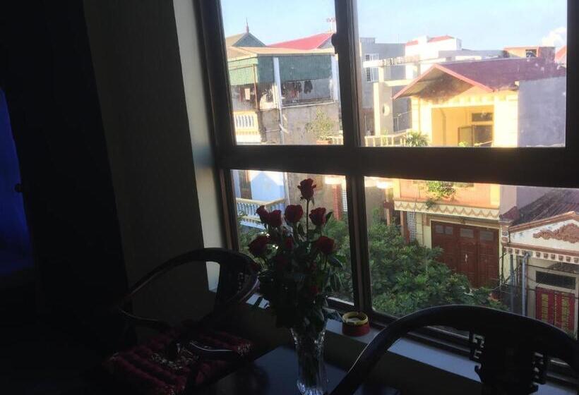 اتاق استاندارد سه نفره, Thu Guest House