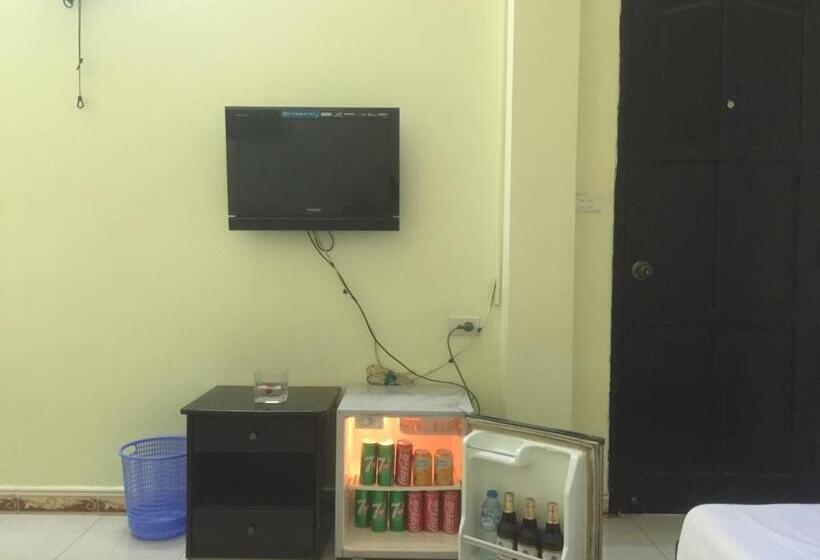 اتاق استاندارد سه نفره, Thu Guest House