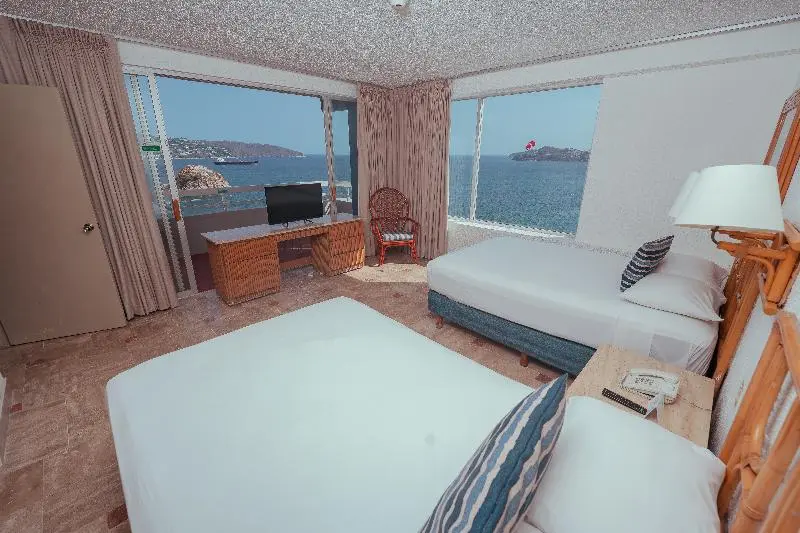 اتاق استاندارد سه نفره, Thu Guest House