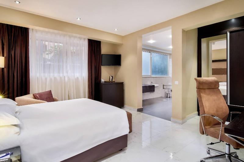 اتاق کلاب, Protea Hotel By Marriott Kampala Skyz