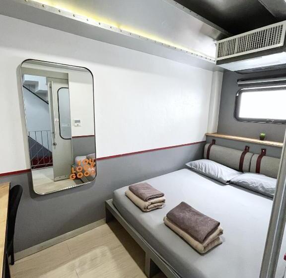 اتاق لوکس, Tales Khaosan