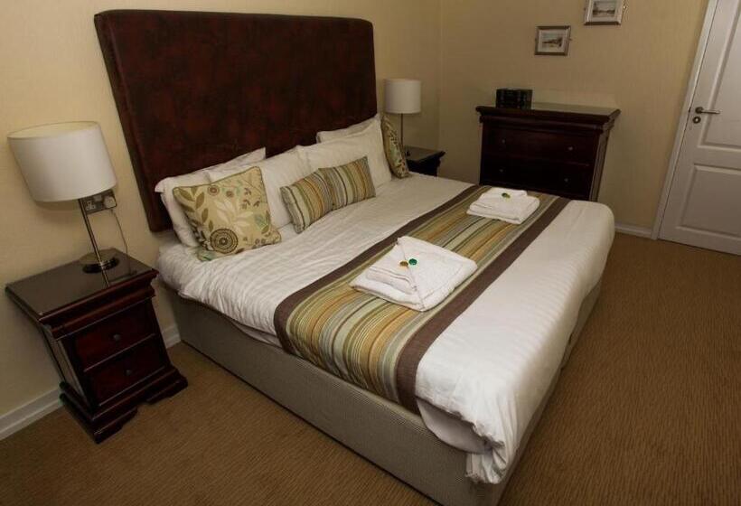 اتاق استاندارد چهار تخته, The George