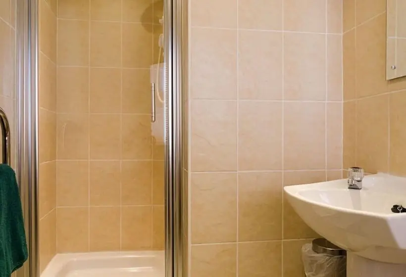 Perhehuone, Thrums Hotel, Kirriemuir
