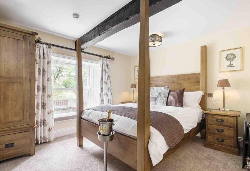 سوییت لوکس, Timble Inn