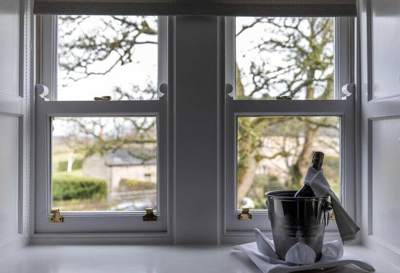 اتاق سوپریور, Timble Inn