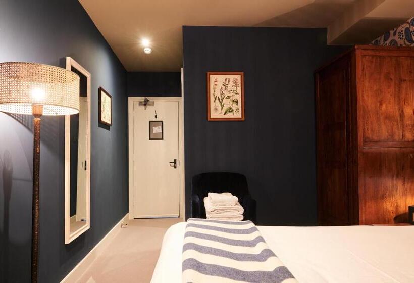 غرفة قياسية سرير كينج, The Kings Arms