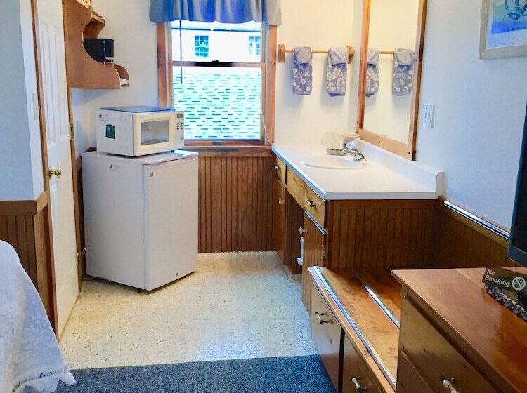 اتاق استاندارد با چشمانداز دریا, Moody S Motel And Cottages