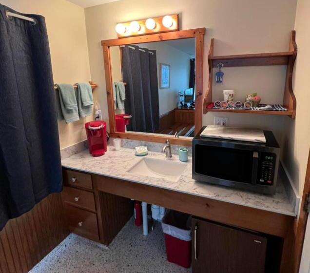 اتاق استاندارد با چشمانداز دریا, Moody S Motel And Cottages