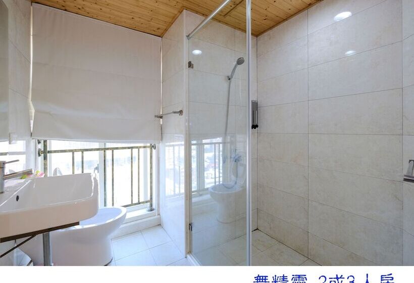 اتاق استاندارد سه نفره, 85 Asia