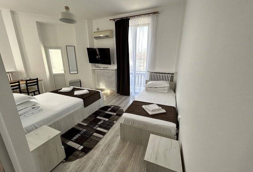 标准三人间, Continental City Center